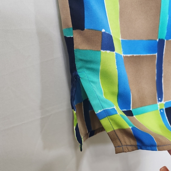 Colorful Geometric Women's Top - Picture 4 of 9